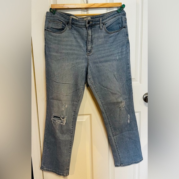 Universal Thread Denim - Universal Thread Light Blue Distressed High Rise Straighg Jeans Size 16